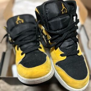 Jordan Kids Sneakers - Black and Yellow